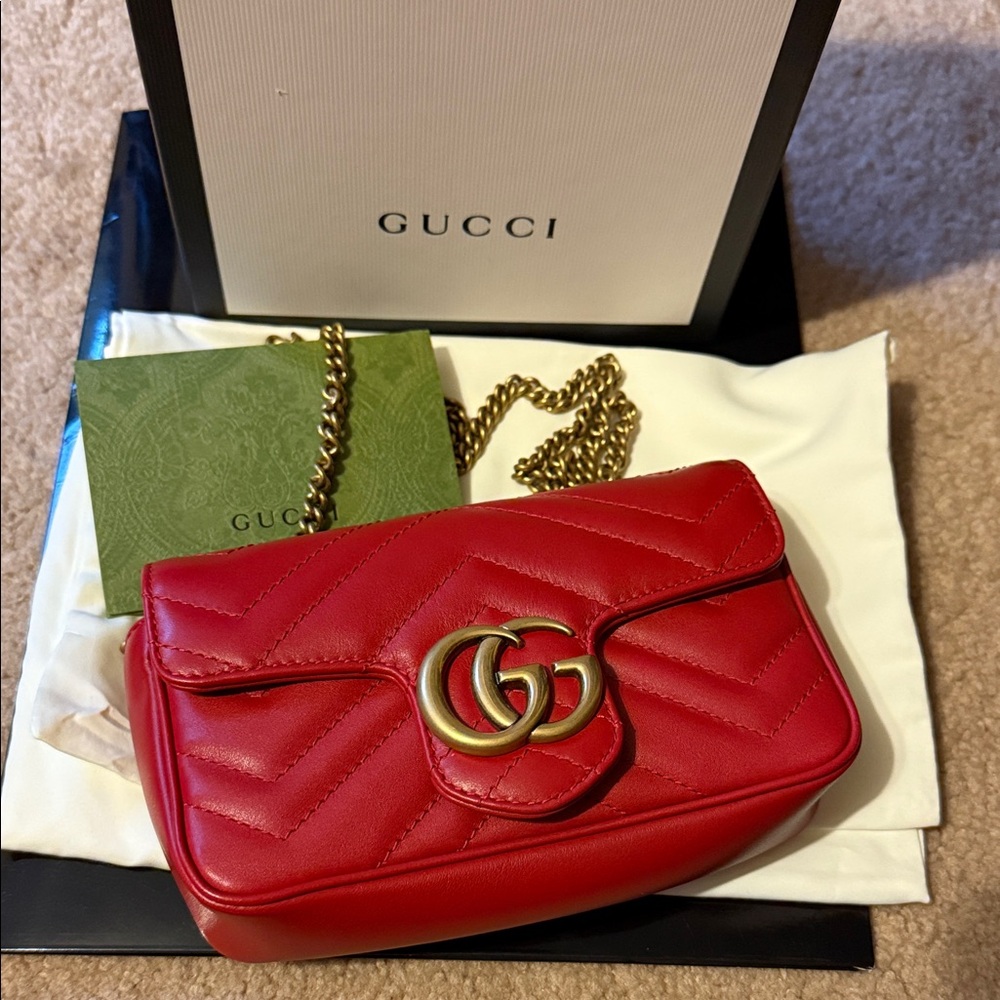 Gucci Red Small Marmont Crossbody Bag with Gold Chain